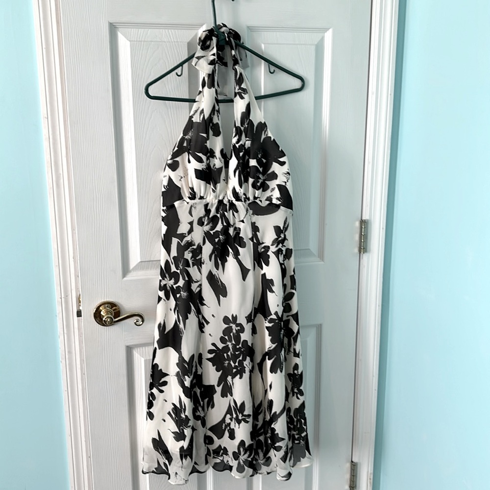 Price drop!!  WHBM size 4 floral halter dress